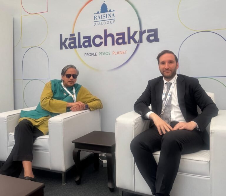 322df8d9-fb06-4d65-930a-b6e1ea2e3383