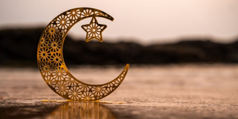 crescent moon shape on the beach, 2024 eid mubarak theme, golden moon